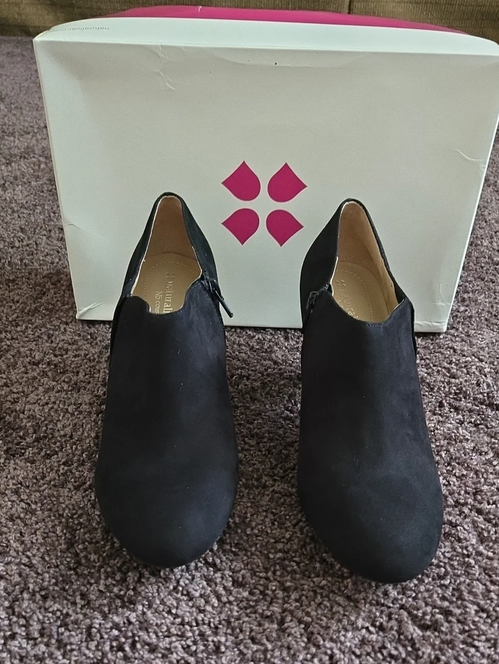 NEW Naturalizer Black Heeled Booties 8 M